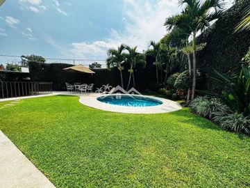 CASA EN LOMAS DE LA SELVA