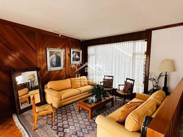 CASA EN LOMAS DE LA SELVA