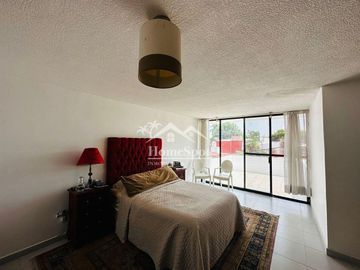 CASA EN LOMAS DE LA SELVA