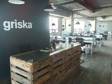 HERMOSAS OFICINAS, EXCELENTE UBICACION, CON SALAS JUNTAS Y  SALON VIP
