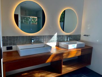 Casa Nueva Minimalista en Club de Golf los Encinos