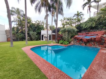 CASA EN REFORMA