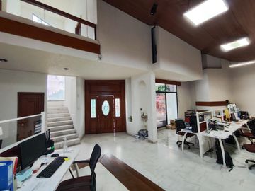 CASA EN REFORMA