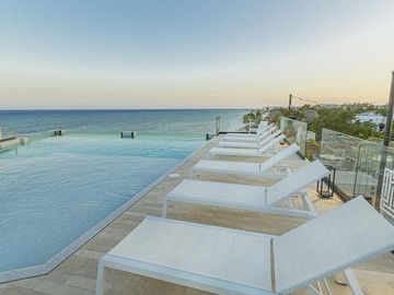 Penthouse de Dos Habitaciones Frente al Mar en Playa del Carmen