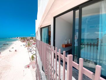 Penthouse de Dos Habitaciones Frente al Mar en Playa del Carmen