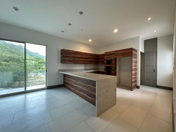 Casa en Venta en Laderas Caranday