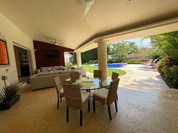 CASA EN VENTA EN LAS QUINTAS