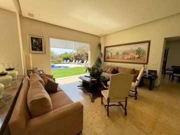 CASA EN VENTA EN LAS QUINTAS
