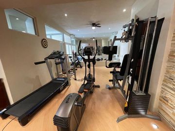 CASA EN VENTA EN LAS QUINTAS