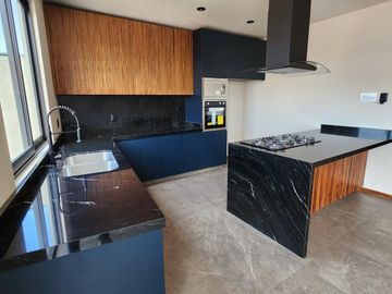 Casa en Venta en Vistas Altozano con Sótano salón usos múltiples