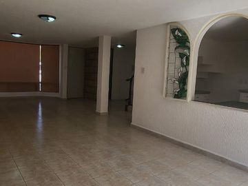 CASA EN VENTA CANDILES