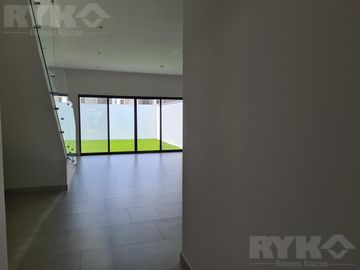 Casa - Fraccionamiento Altares Residencial