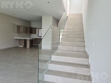 Casa - Fraccionamiento Altares Residencial