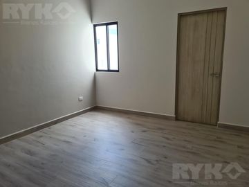 Casa - Fraccionamiento Altares Residencial