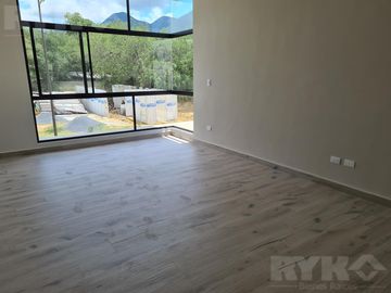 Casa - Fraccionamiento Altares Residencial