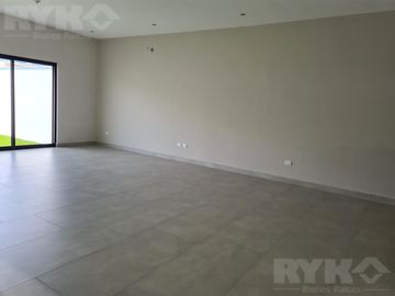 Casa - Fraccionamiento Altares Residencial