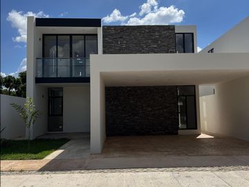 Casa en venta en Mérida de 4 recámaras ENTREGA INMEDIATA