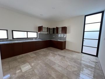 Casa en venta en Mérida de 4 recámaras ENTREGA INMEDIATA