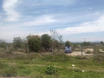 TERRENO PIE DE CARR. SAN LUIS DE LA PAZ- DOLORES GTO. SUP. 14,791 MTS