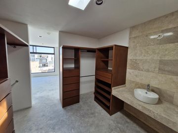 CASA TERMINADA EN VENTA EN LOMAS DE CHAPULTEPEC