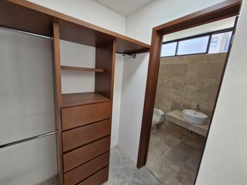 CASA TERMINADA EN VENTA EN LOMAS DE CHAPULTEPEC