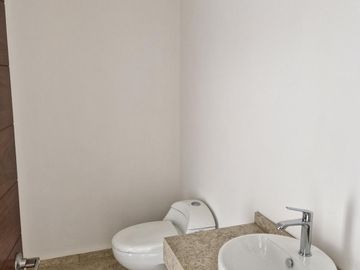 CASA TERMINADA EN VENTA EN LOMAS DE CHAPULTEPEC