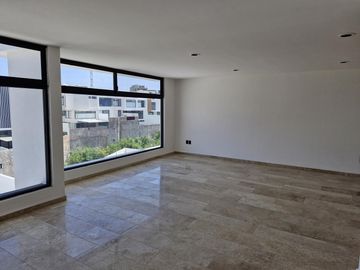 CASA TERMINADA EN VENTA EN LOMAS DE CHAPULTEPEC