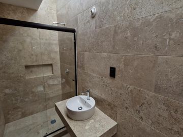 CASA TERMINADA EN VENTA EN LOMAS DE CHAPULTEPEC