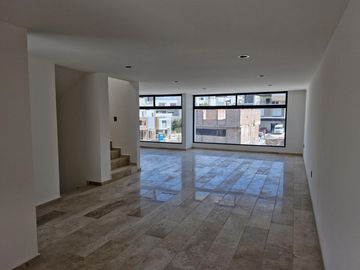 CASA TERMINADA EN VENTA EN LOMAS DE CHAPULTEPEC