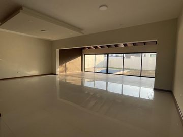 Casa en Venta en La Joya Residencial