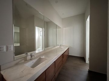 Casa en Venta en La Joya Residencial