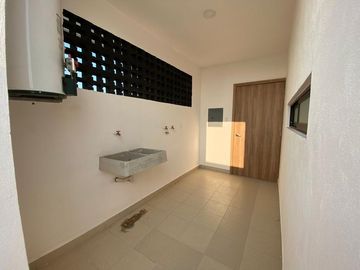 LOMAS DE LA RIOJA, Casa en VENTA con rooftop con vista a la laguna de Mandinga, 3 recamaras y jardin