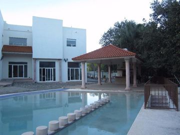 CASA EN VENTA LOS CAVAZOS T-9,544 C-1,028, SANTIAGO N.L. $16,900,000
