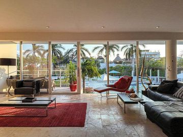En Venta: Condominio de 3 Recámaras Cerca de la Playa en Playa del Carmen