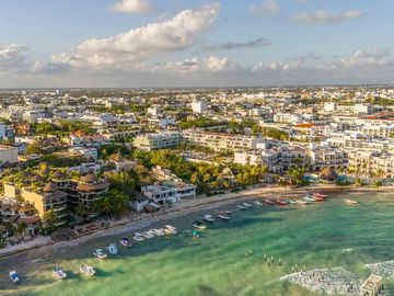 En Venta: Condominio de 3 Recámaras Cerca de la Playa en Playa del Carmen