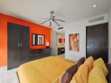 En Venta: Condominio de 3 Recámaras Cerca de la Playa en Playa del Carmen