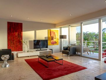 En Venta: Condominio de 3 Recámaras Cerca de la Playa en Playa del Carmen