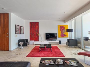En Venta: Condominio de 3 Recámaras Cerca de la Playa en Playa del Carmen