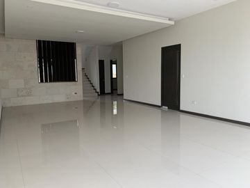 Casa en Venta en La Joya Residencial
