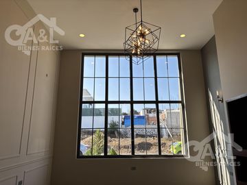 Casa en Venta  Cuatro Recámaras  Fraccionamiento Paseo de La Reina