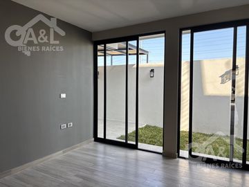 Casa en Venta  Cuatro Recámaras  Fraccionamiento Paseo de La Reina