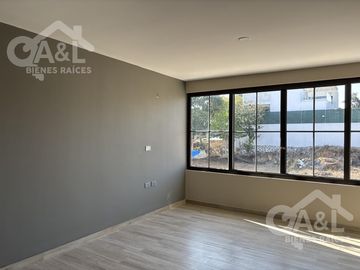 Casa en Venta  Cuatro Recámaras  Fraccionamiento Paseo de La Reina