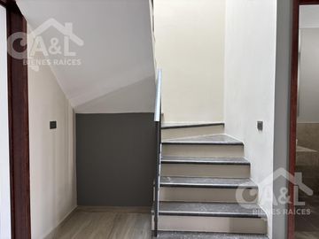 Casa en Venta  Cuatro Recámaras  Fraccionamiento Paseo de La Reina