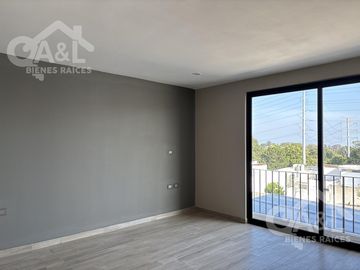 Casa en Venta  Cuatro Recámaras  Fraccionamiento Paseo de La Reina