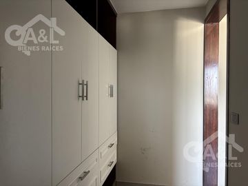 Casa en Venta  Cuatro Recámaras  Fraccionamiento Paseo de La Reina