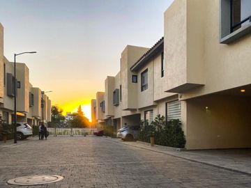 CASA EN VENTA EN FRACCIONAMIENTO PASEO DEL FRESNO, PLAZA SAN DIEGO, CHOLULA PUEBLA