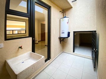 CASA EN VENTA EN FRACCIONAMIENTO PASEO DEL FRESNO, PLAZA SAN DIEGO, CHOLULA PUEBLA