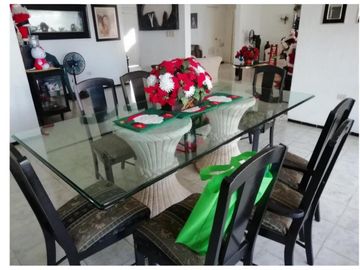 Venta Casa - Residencia sobre Av. Yucatan, Jardines de Merida, Norte