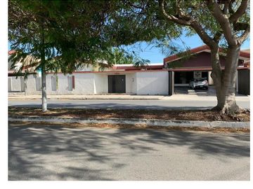 Venta Casa - Residencia sobre Av. Yucatan, Jardines de Merida, Norte