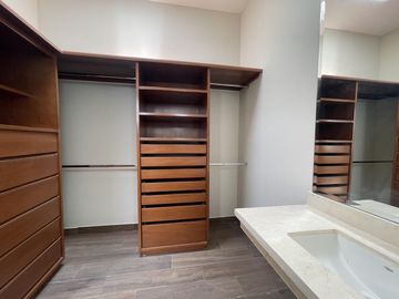 Casa en Venta en La Joya Residencial
